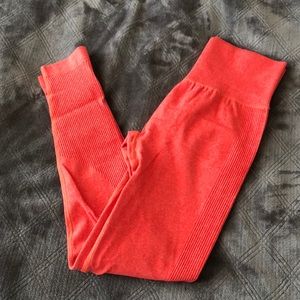 Seamless Red Legging